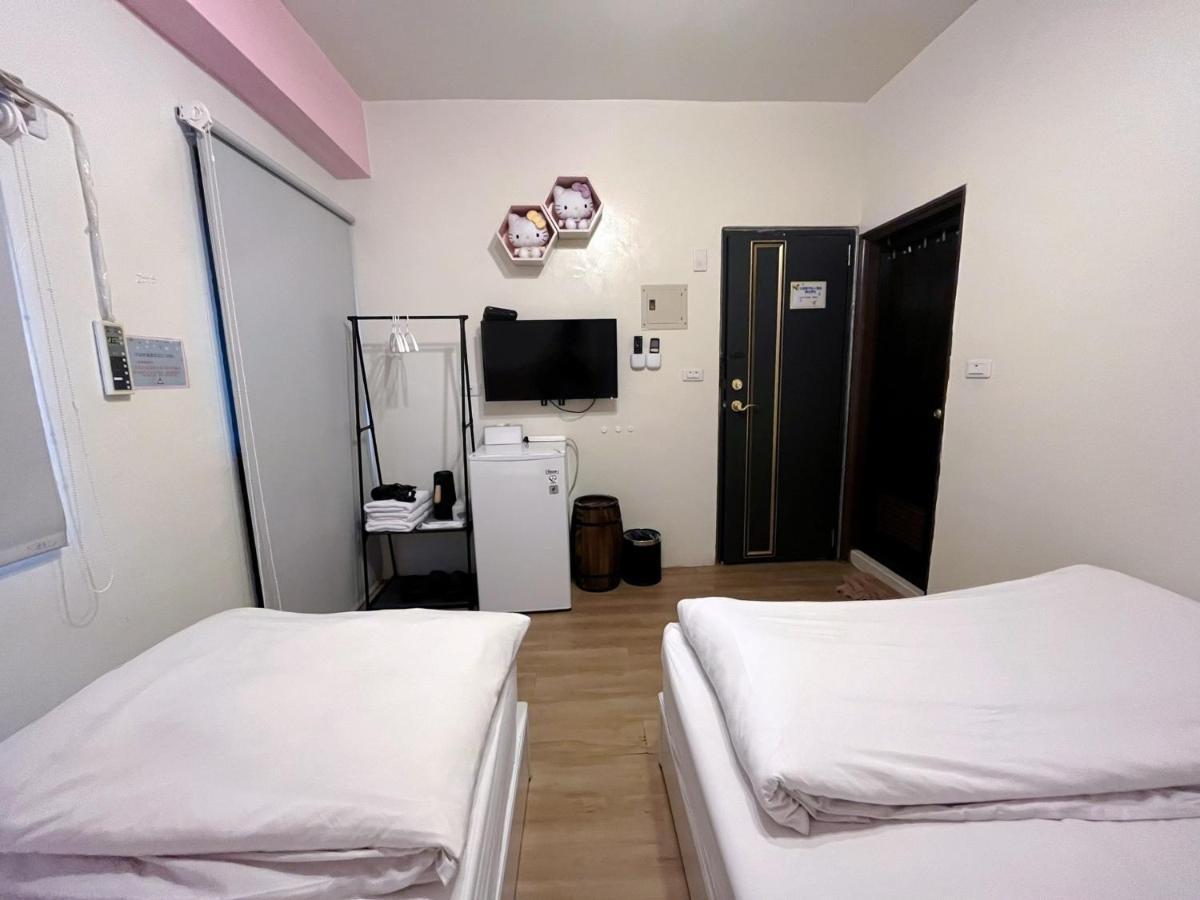 Fengchia Fun House Apartment ไถจง ภายนอก รูปภาพ