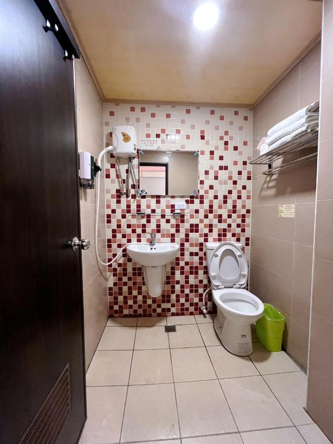 Fengchia Fun House Apartment ไถจง ภายนอก รูปภาพ